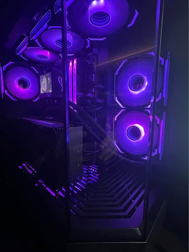High-end i9 and RTX 4070 Super PC build